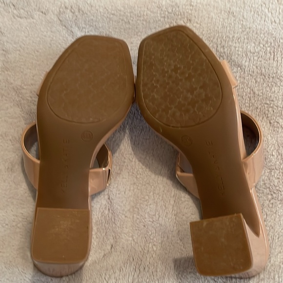 Kelly & Katie Melicity Sandal - Picture 7 of 10